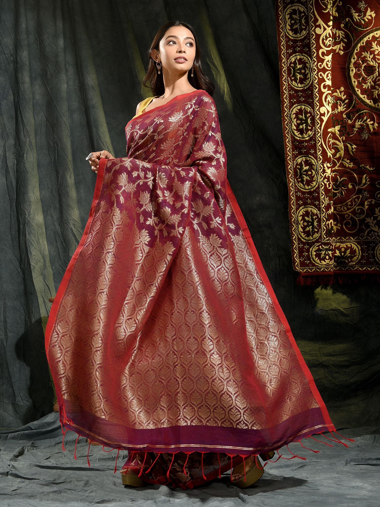 Magenta Pure Linen Hand Woven Saree with Zari