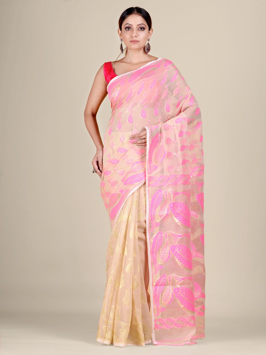 Beige and Pink Silk Cotton handwoven soft Jamdani saree with fish motiff in pallu