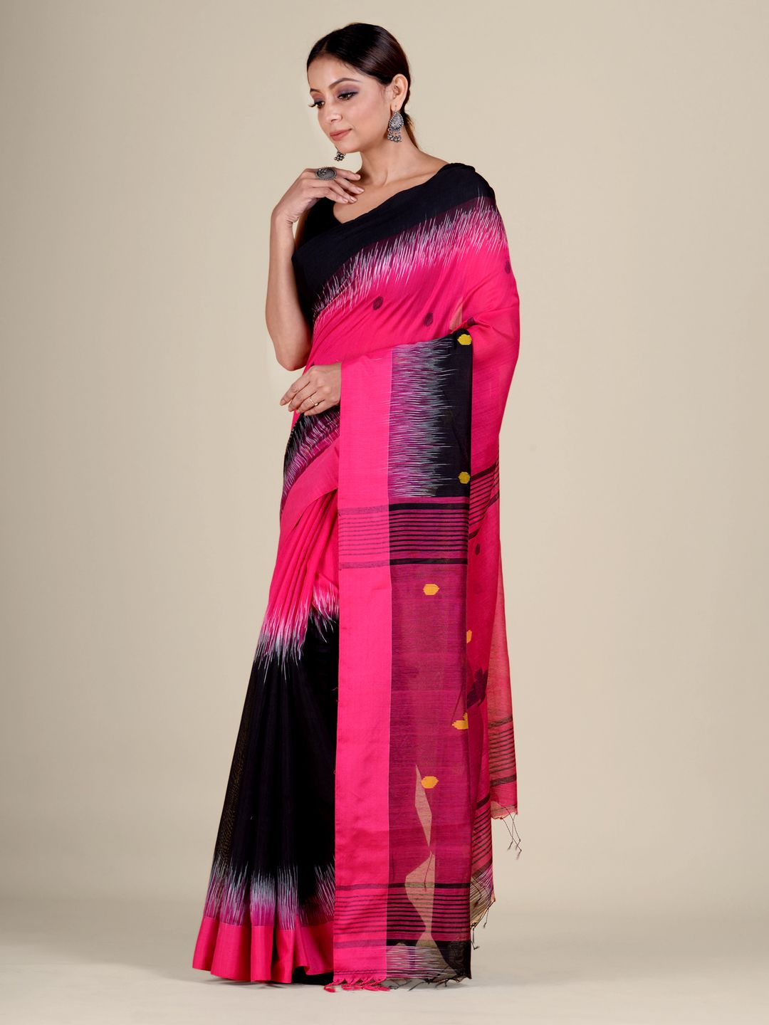 Pink and Black Blended Cotton handwoven soft saree with Ikkat design