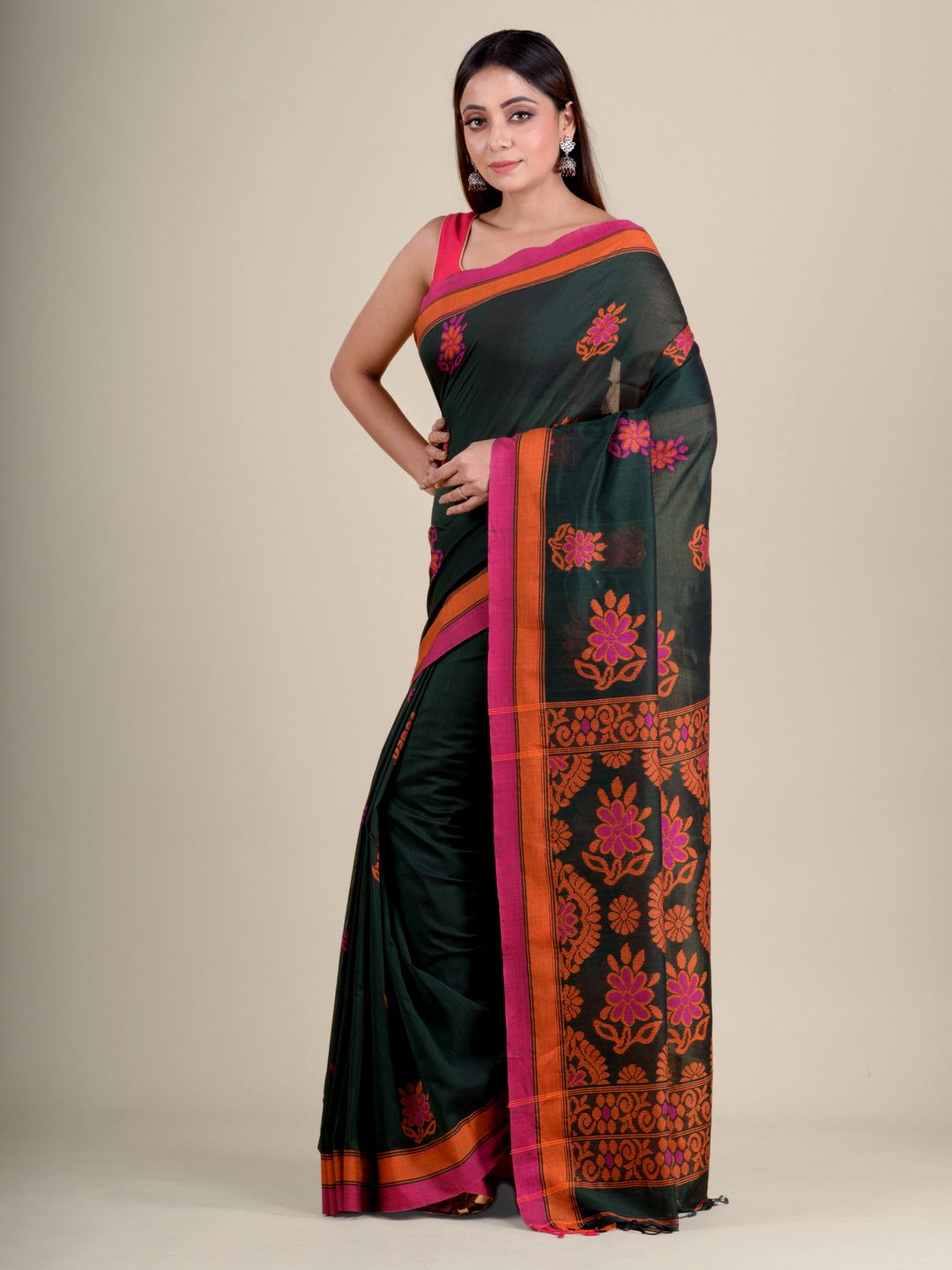 Green soft Cotton handwoven saree with floral design