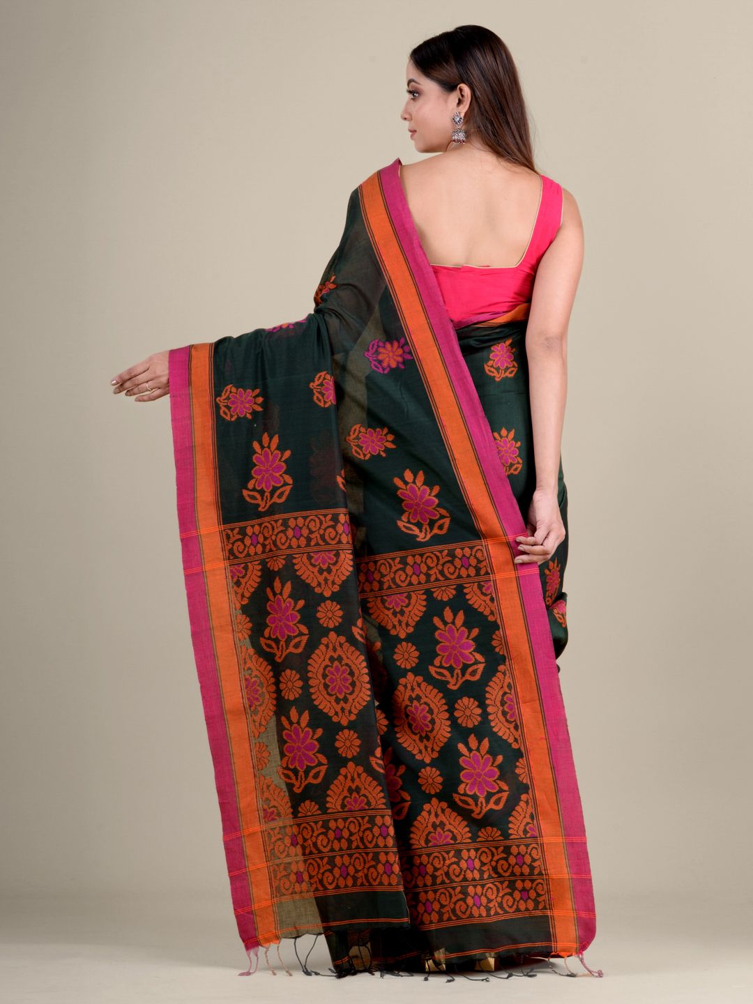 Green soft Cotton handwoven saree with floral design