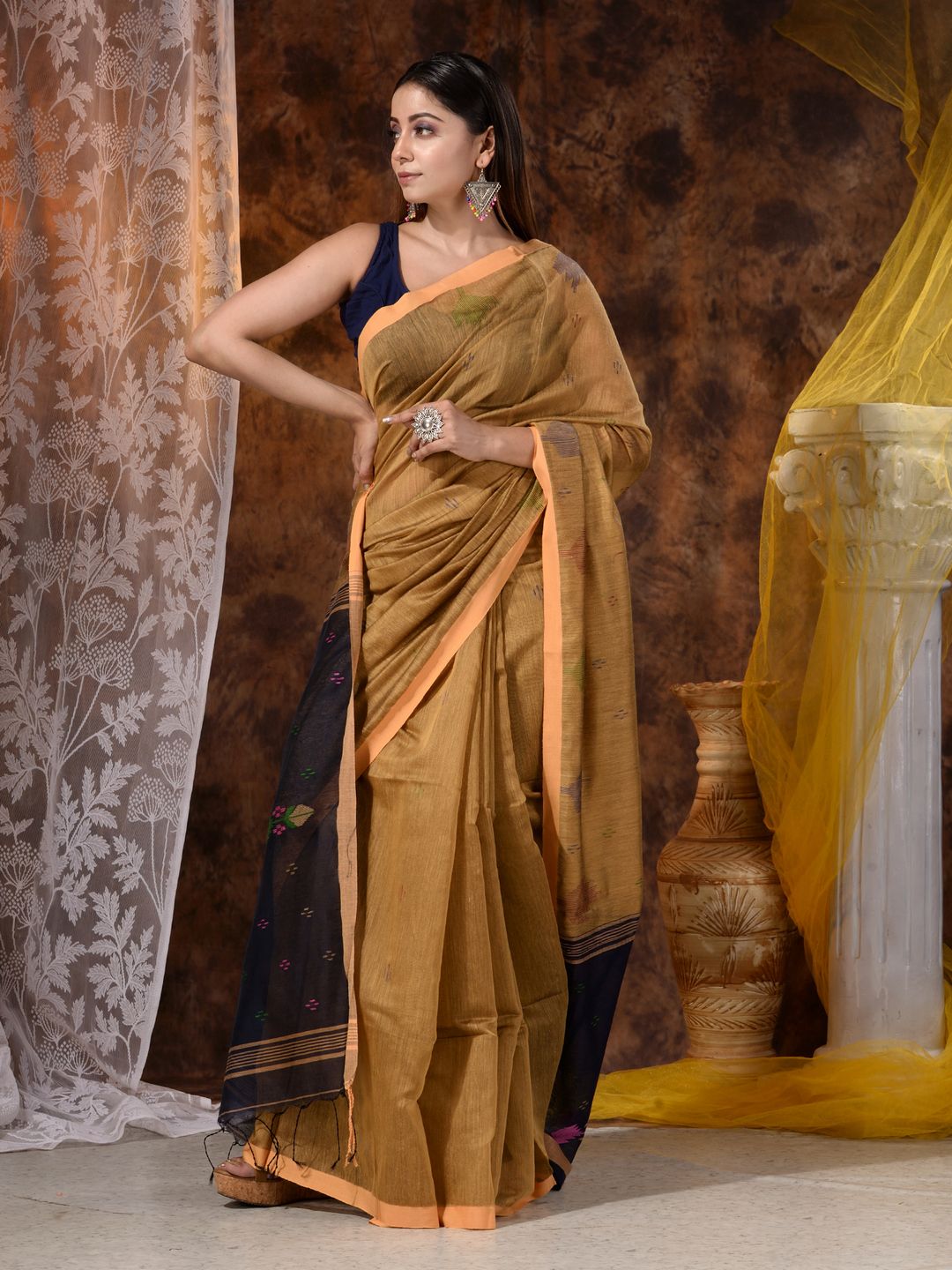 ART SILK AND COTTON HAND WOVEN DHAKAI PATTERN SAREE