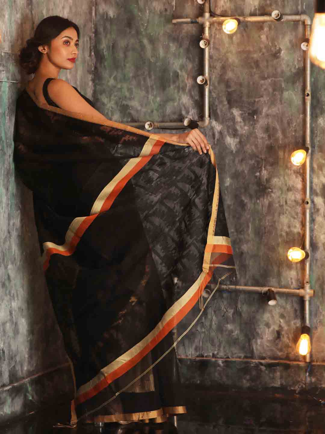 Black Hand woven Matka Silk Saree With Woven Work