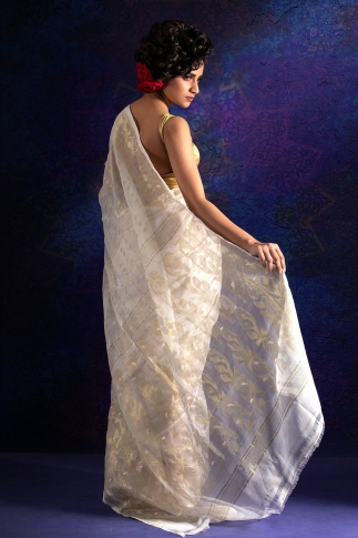 White with Golden Zari Work Hand Woven Silk Cotton Dhakai Jamdani Saree 0