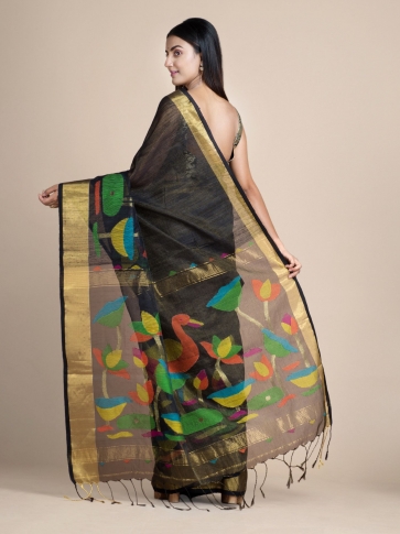 Black Matka Silk Saree With Lotus Designs 1