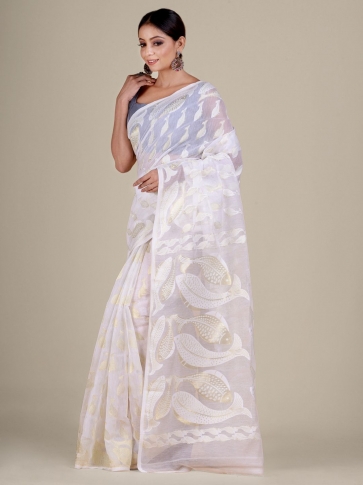 White and Golden Silk Cotton handwoven soft Jamdani saree with fish motiff in pallu 0